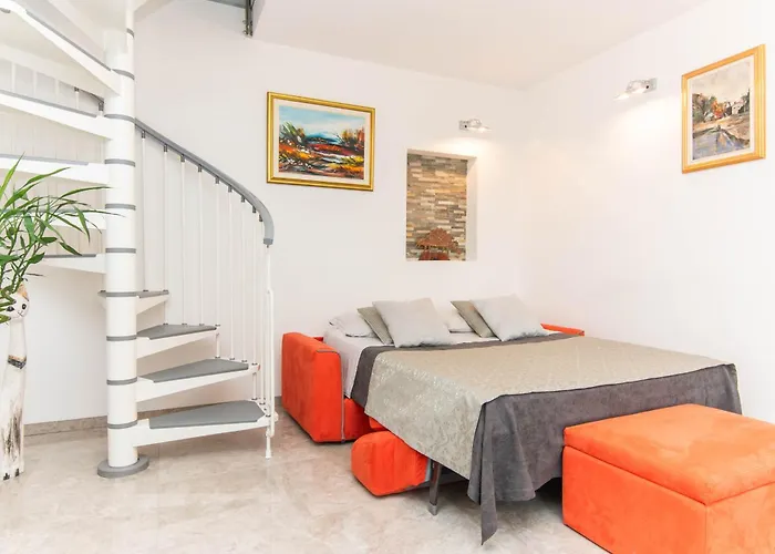 Nonna Laura Πορτορόζ