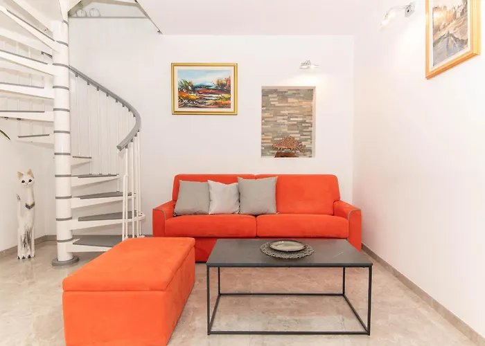 Nonna Laura Πορτορόζ